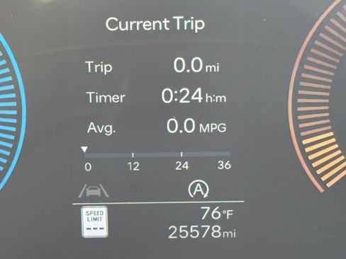 Used 2025 Hyundai Santa Fe SEL image 40