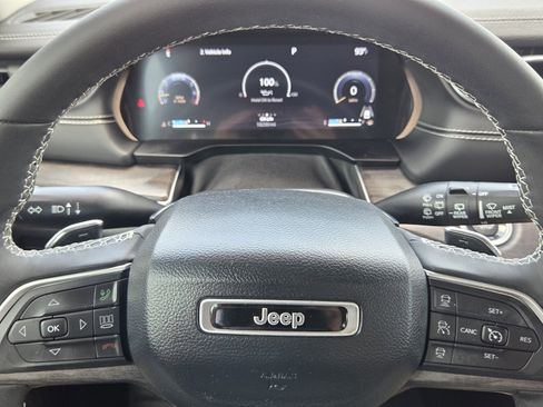 Used 2024 Jeep Grand Cherokee Limited w/ Trailer Tow Package AWD/4WD image 20