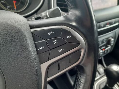 Used 2021 Jeep Cherokee Latitude Lux AWD/4WD image 15