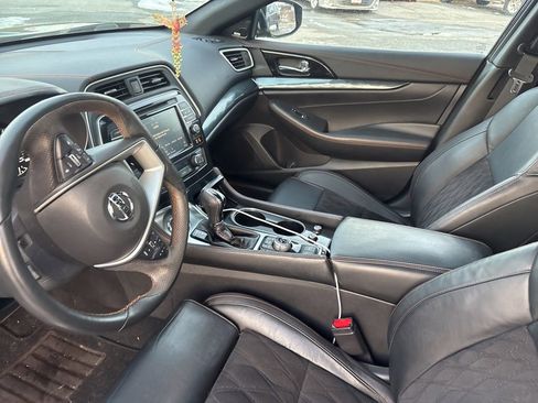 Used 2020 Nissan Maxima SR w/ Sport Mat Group image 9