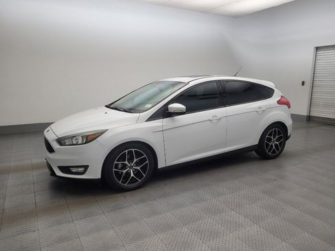 Used 2018 Ford Focus SEL FWD image 2