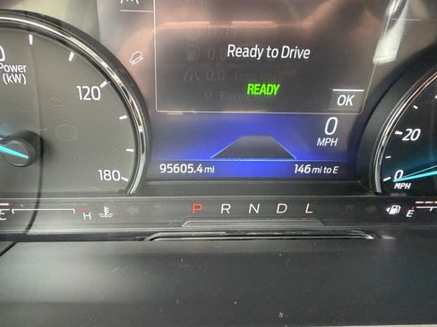 Used 2021 Ford Escape SE image 18