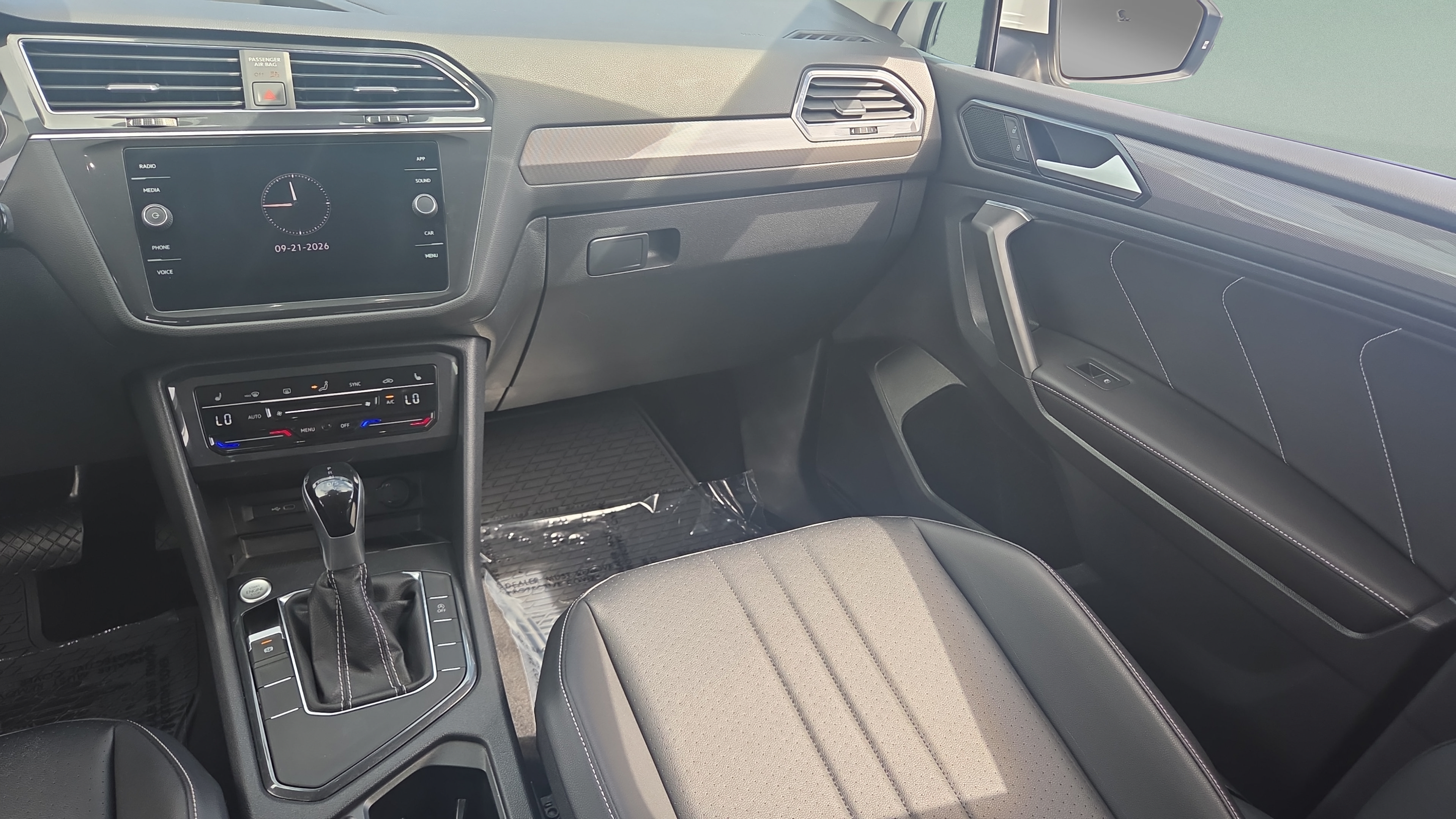 Used 2022 Volkswagen Tiguan SE FWD image 14