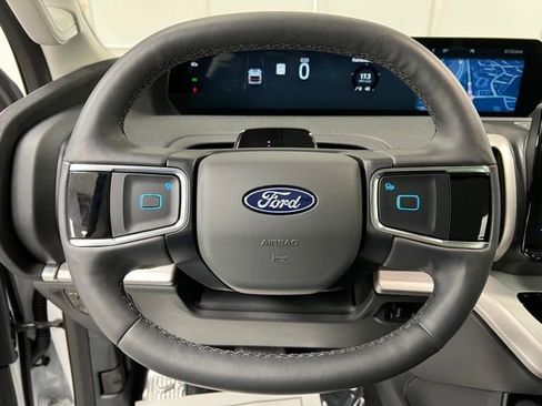 Used 2025 Ford Expedition Active AWD/4WD image 22