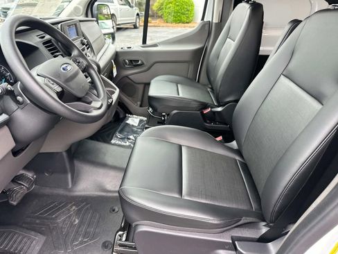 New 2025 Ford Transit 250 148 Medium Roof image 36