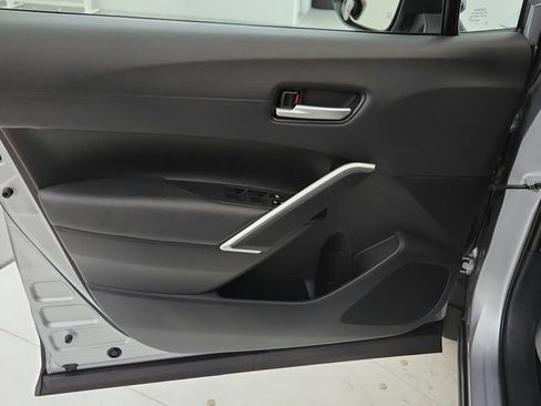 Used 2022 Toyota Corolla Cross XLE w/ Convenience Package AWD/4WD image 22