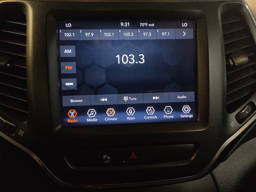 Used 2020 Jeep Cherokee Trailhawk w/ Comfort/Convenience Group AWD/4WD image 25