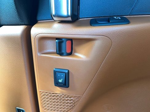 New 2026 Chrysler Pacifica Pinnacle w/ Trailer Tow Group image 30