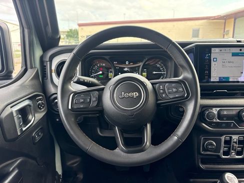 Used 2024 Jeep Wrangler Unlimited AWD/4WD image 19