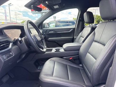 Used 2026 GMC Acadia Elevation w/ Elevation Premium Package FWD image 14