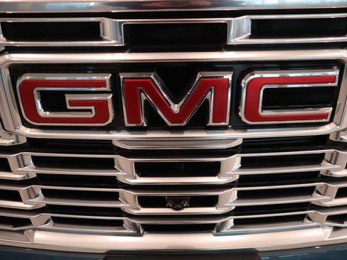 Used 2025 GMC Yukon XL Denali w/ Denali Reserve Package AWD/4WD image 15