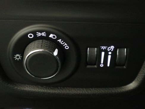 New 2025 Jeep Grand Cherokee L Altitude image 32