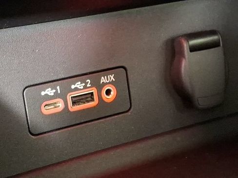Used 2023 Nissan Sentra SR w/ SR Premium Package FWD image 24