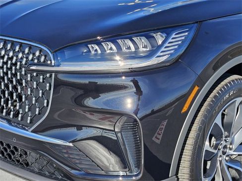 New 2026 Lincoln Aviator 2WD image 8