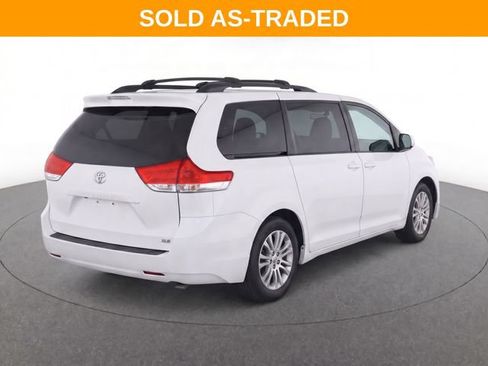 Used 2012 Toyota Sienna XLE w/ Entertainment Pkg FWD image 7