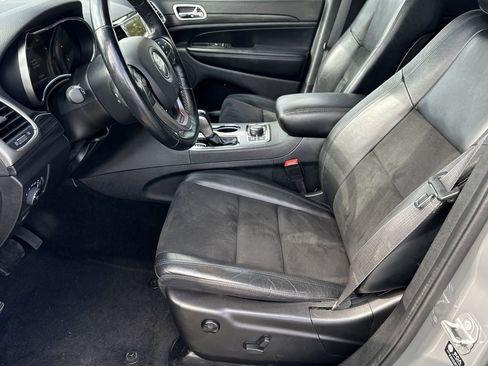 Certified 2022 Jeep Grand Cherokee Laredo X image 14