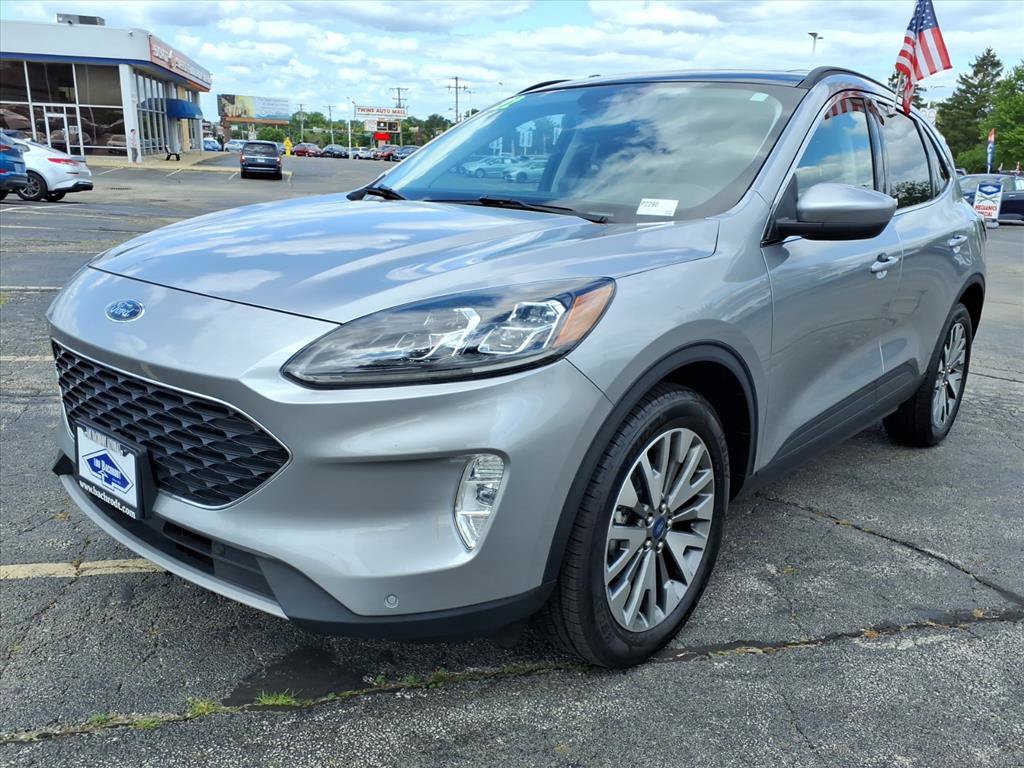 Used 2022 Ford Escape Titanium w/ Class II Trailer Tow Package AWD/4WD image 3