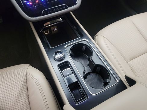 Used 2020 Lincoln Corsair FWD w/ Premium Package image 26