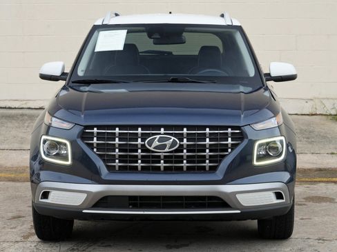 Used 2022 Hyundai Venue Limited FWD image 42