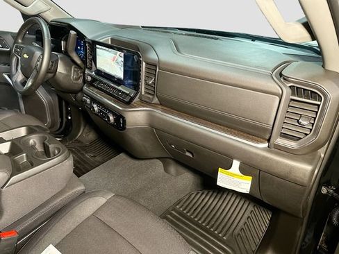 Used 2025 Chevrolet Silverado 1500 LT image 29
