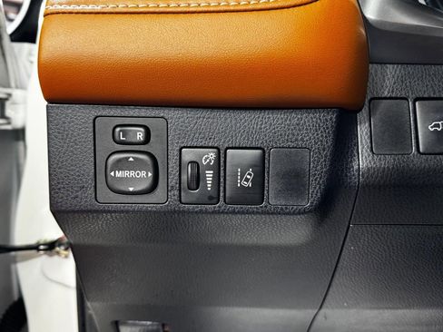 Used 2016 Toyota RAV4 Limited w/ Advanced Technology Package image 16