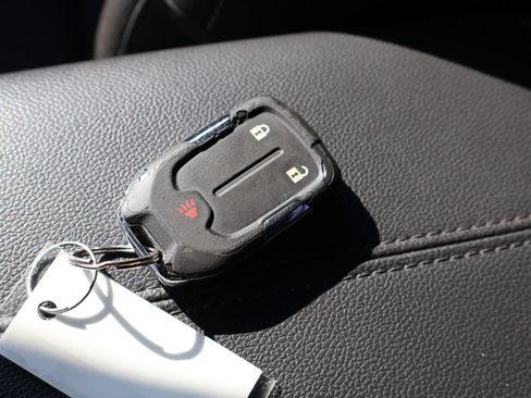 Used 2024 GMC Terrain SLE FWD image 25
