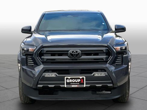 Used 2025 Toyota Tacoma SR5 AWD/4WD image 4