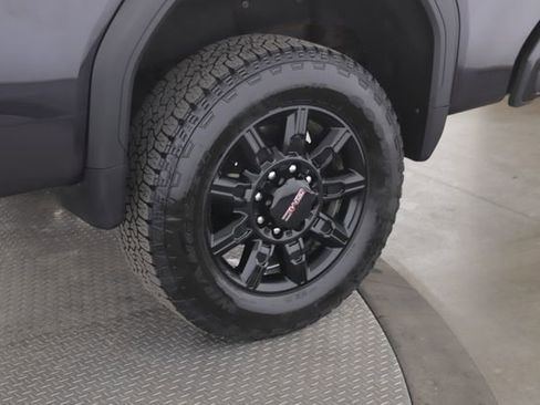 Used 2026 GMC Sierra 2500 AT4 w/ Technology Package AWD/4WD image 14