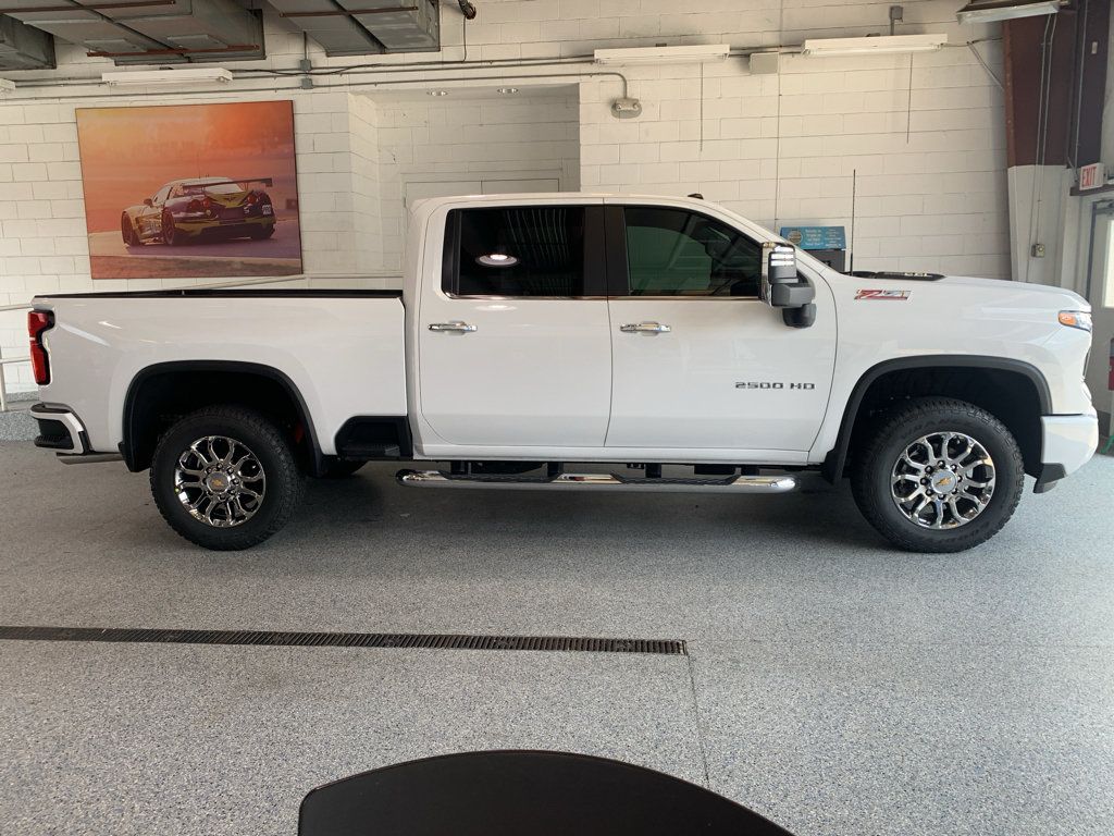 New 2026 Chevrolet Silverado 2500 LT w/ Z71 Chrome Sport Edition AWD/4WD image 9