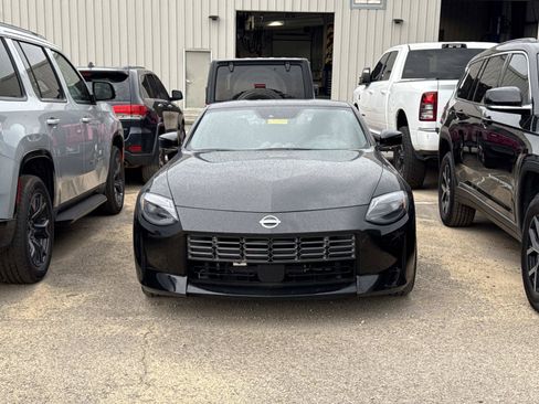 Used 2025 Nissan Z Performance w/ Floor Mat Package RWD image 2