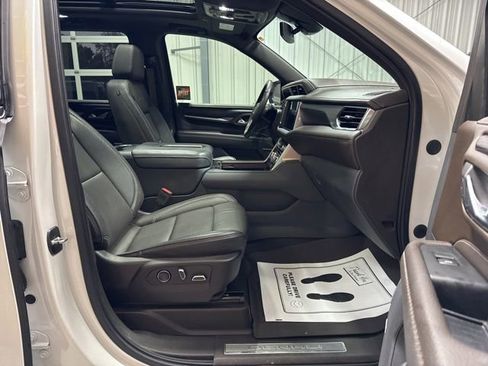 Used 2021 GMC Yukon XL Denali AWD/4WD image 29