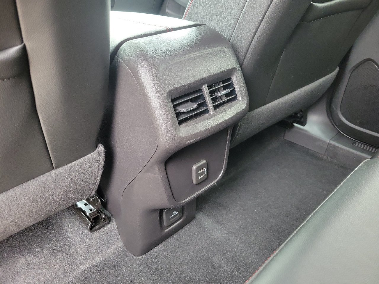 Certified 2024 Chevrolet Equinox RS FWD image 12