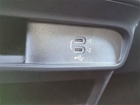 New 2026 Chrysler Pacifica Select image 32