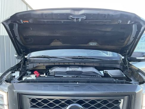 Used 2021 Nissan Titan PRO-4X w/ Pro-4x Convenience Package AWD/4WD image 38