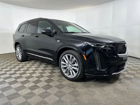 Used 2021 Cadillac XT6 Sport image 2