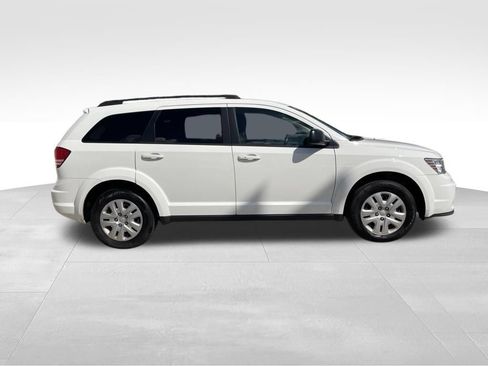 Used 2018 Dodge Journey SE w/ Popular Equipment Group FWD image 4