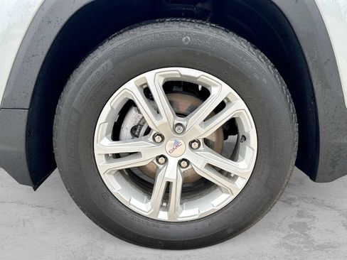 Used 2023 GMC Terrain SLE FWD image 12