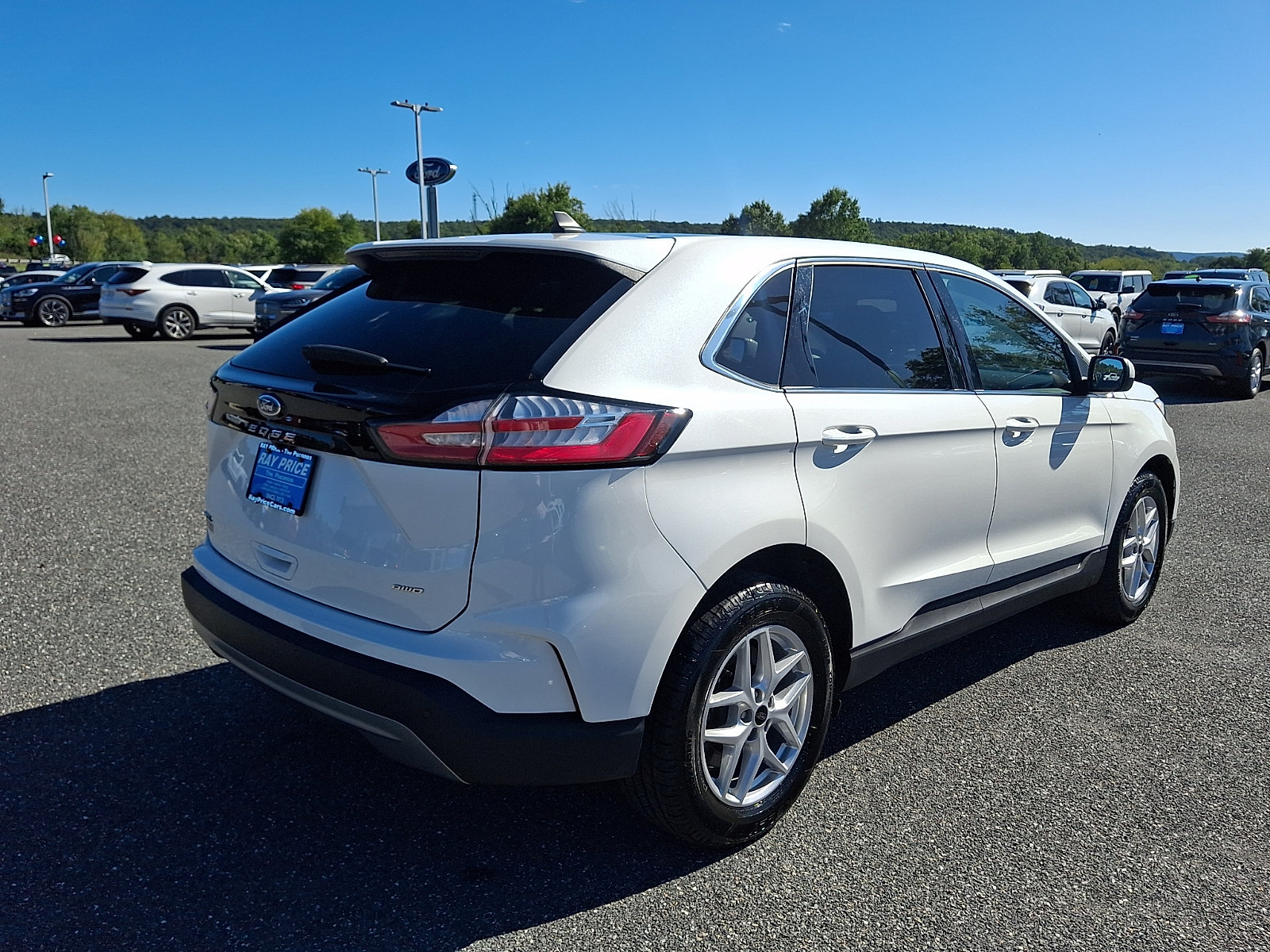 Certified 2024 Ford Edge SEL w/ Convenience Package AWD/4WD image 7