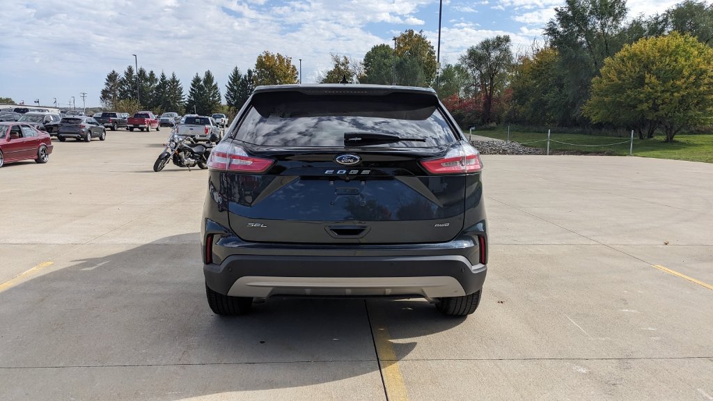 Used 2023 Ford Edge SEL w/ Convenience Package AWD/4WD image 4