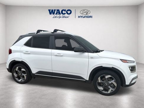 Used 2024 Hyundai Venue Limited FWD image 13