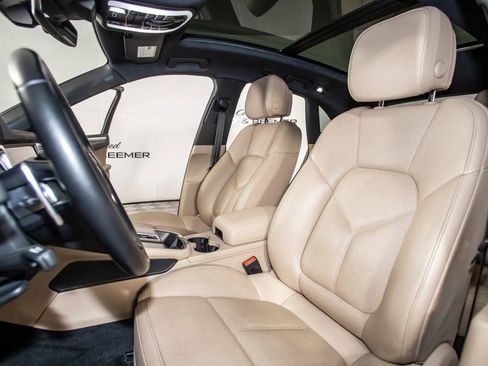Used 2024 Porsche Macan S AWD/4WD image 13