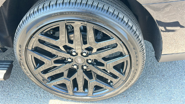New 2027 Ford Expedition Max Platinum w/ Stealth Performance Package AWD/4WD image 6