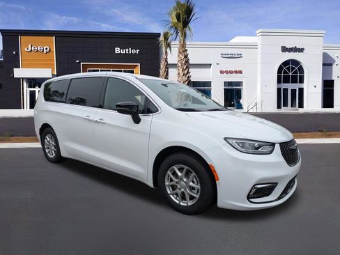 New 2026 Chrysler Pacifica Select image 8