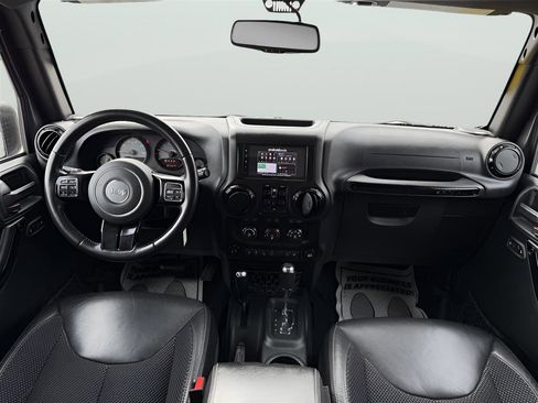 Used 2016 Jeep Wrangler Unlimited Sahara image 19