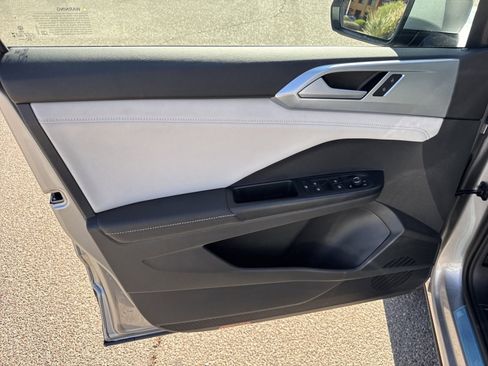 New 2026 Volkswagen Taos SE AWD/4WD image 11