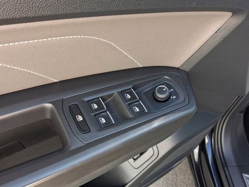 Used 2023 Volkswagen Atlas SEL image 13