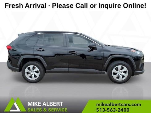 Used 2022 Toyota RAV4 LE AWD/4WD image 8