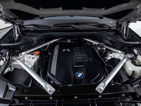 Used 2022 BMW X5 sDrive40i w/ M Sport Package RWD image 47