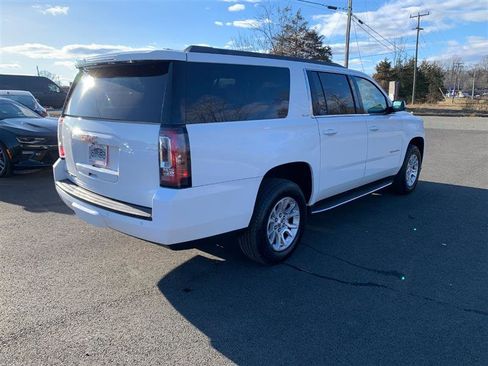 Used 2017 GMC Yukon XL SLE w/ HD Trailering Package image 4