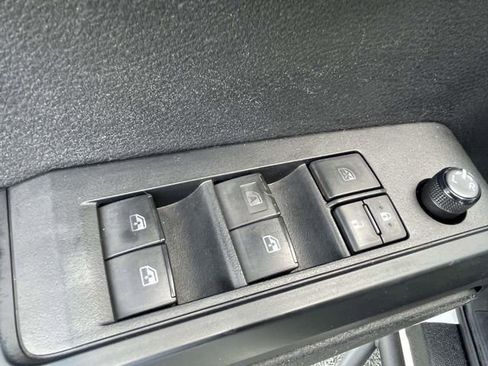 Used 2022 Toyota Tacoma SR w/ SR Convenience Package image 14